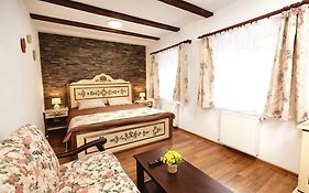 Cozy Saxon Apartment - Sibiu Old Town - Walk To Main Square